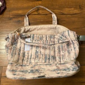 Madden girl sage weekender bag